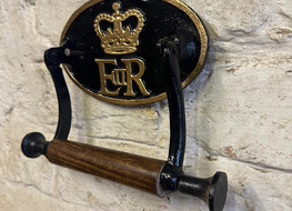 ER2 toilet roll holder